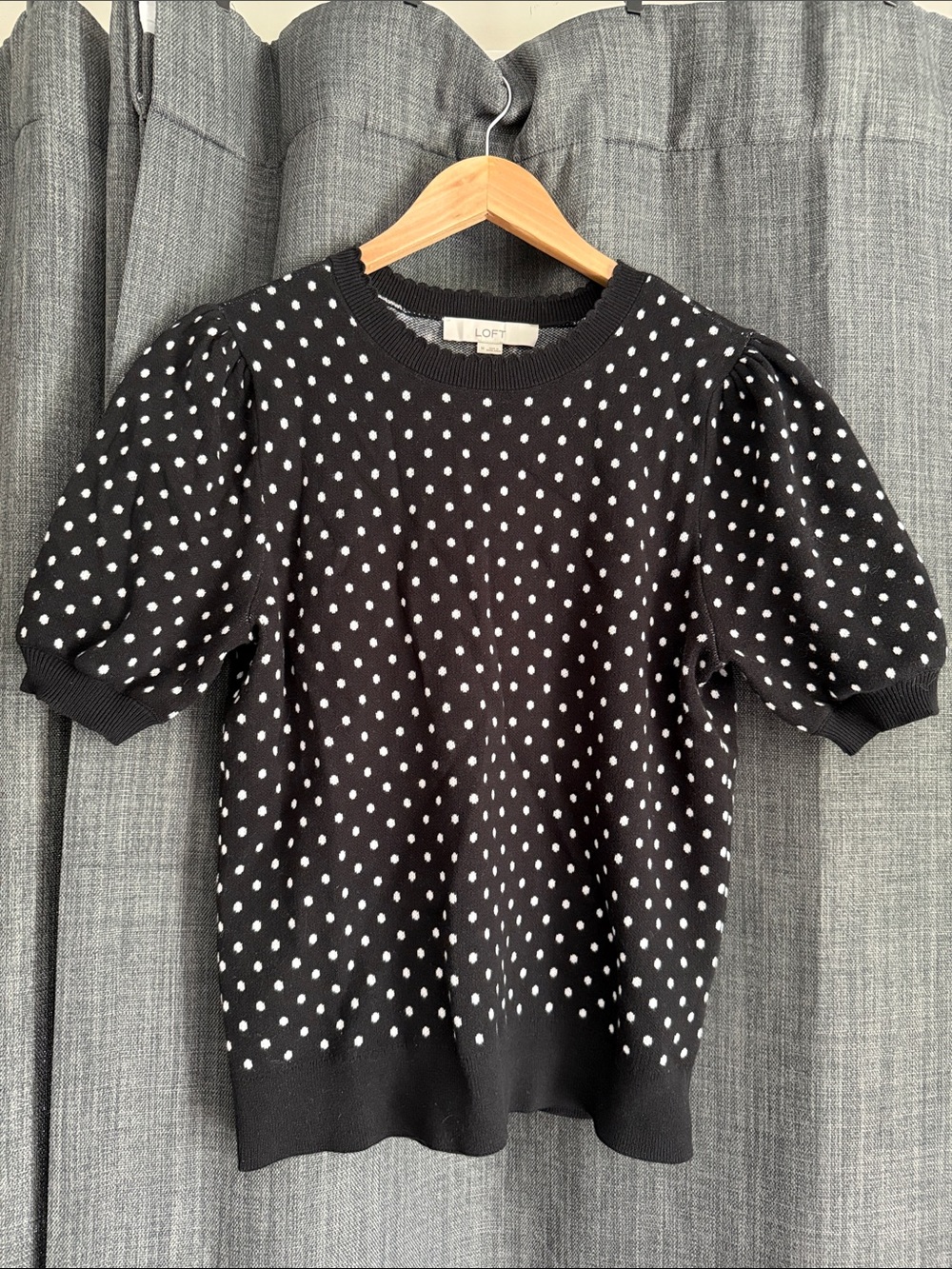 LOFT Black & White Polka Dot Puff Sleeve Knit Top